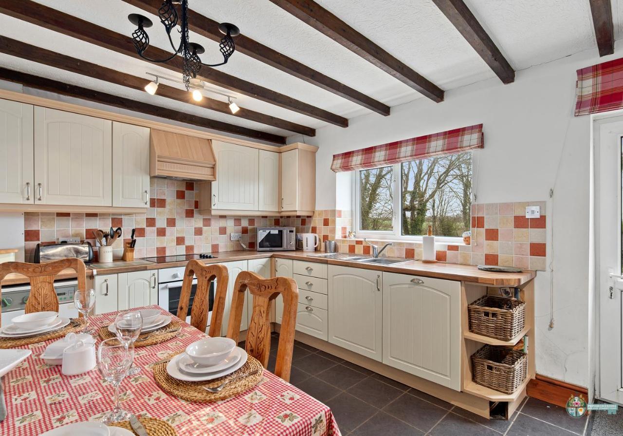 Lambston Cottage - A Pembrokeshire Home Away From Home Pelcomb エクステリア 写真