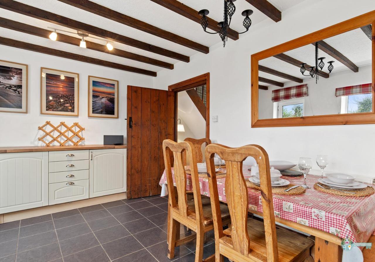 Lambston Cottage - A Pembrokeshire Home Away From Home Pelcomb エクステリア 写真